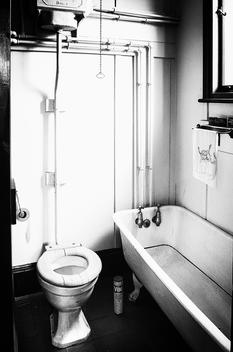 1950s Style Back-To-Back House Toilet & Bath